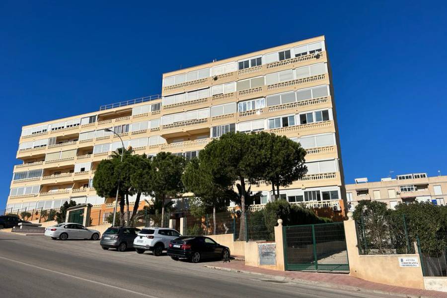 Resale - Apartament - La Mata - Torreblanca